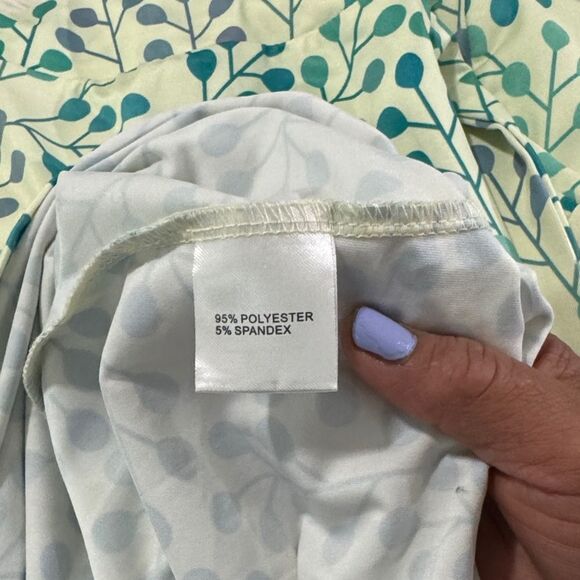 Chic Leaf Print Wrap Midi Dress - Picture 6 of 8